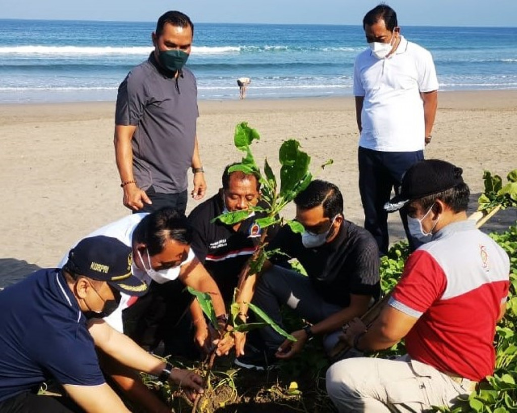 Gertak Penanaman Pohon dan Kebersihan